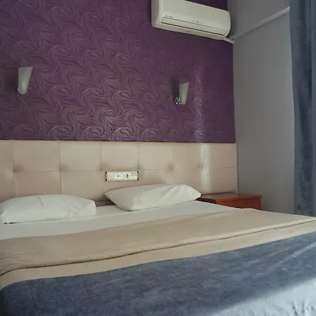 Hotel Glory 3*