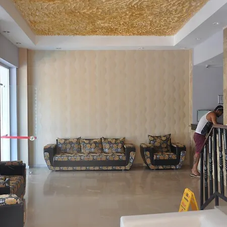 Glory מלון מרמריס